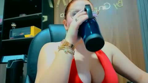 Snapshot of ema_04 chatting on February 9, 2:21 pm Estefany Martinez Acua INSTAGRAM ema 04oficial online show from February 9, 2:21 pm