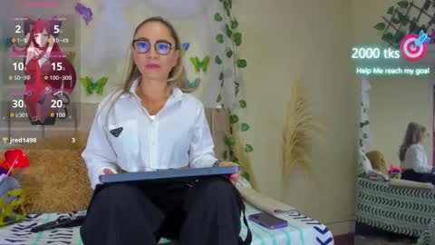 Snapshot of ema_garciaa chatting on March 9, 3:05 pm ema garcia  online show from March 9, 3:05 pm