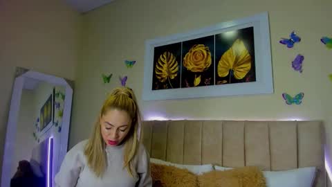 Snapshot of ema_garciaa chatting on September 28, 10:42 am ema garcia  online show from September 28, 10:42 am