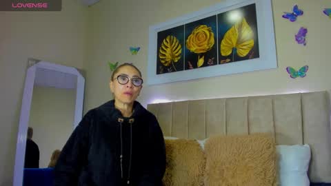 Snapshot of ema_garciaa chatting on October 6, 1:19 pm ema garcia  online show from October 6, 1:19 pm