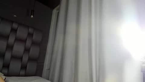 ema_grey1 online show from November 27, 5:48 pm