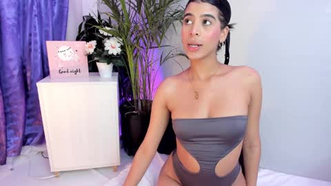 Ema Lambert  online show from January 13, 11:17 pm