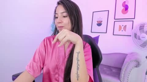 Ema louisx  online show from January 14, 4:50 pm