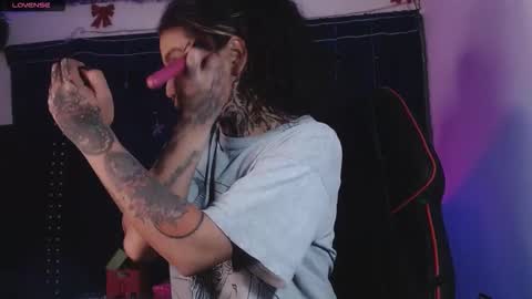 Snapshot of ema_ploxx chatting on February 2, 5:50 am ema_ploxx online show from February 2, 5:50 am