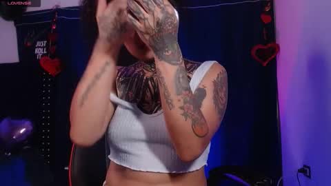 Snapshot of ema_ploxx chatting on February 13, 1:34 am ema_ploxx online show from February 13, 1:34 am