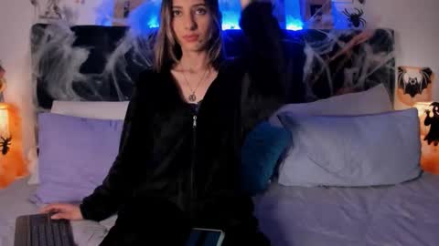 Ema online show from October 20, 8:53 pm