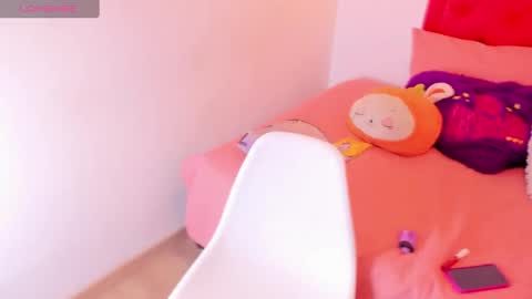 Ema online show from December 19, 8:13 pm