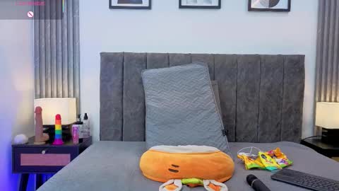 Snapshot of ema_stone65 chatting on February 23, 7:44 pm Ema online show from February 23, 7:44 pm