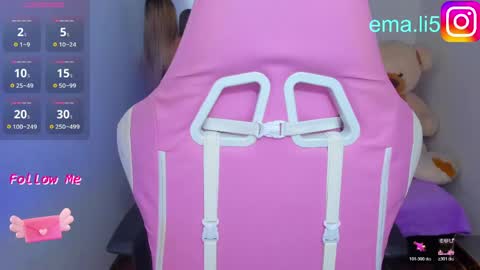 Snapshot of ema_tayy chatting on June 6, 9:52 pm Ema online show from June 6, 9:52 pm