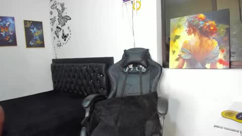 Snapshot of emattaylor chatting on December 2, 11:12 am . online show from December 2, 11:12 am