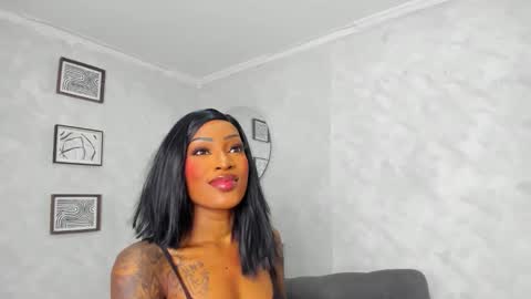 Snapshot of emattaylor chatting on February 23, 1:08 pm . online show from February 23, 1:08 pm