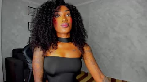 Snapshot of emattaylor chatting on February 26, 1:10 pm . online show from February 26, 1:10 pm