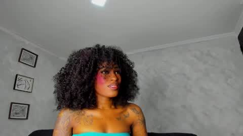 Snapshot of emattaylor chatting on March 31, 12:27 pm . online show from March 31, 12:27 pm