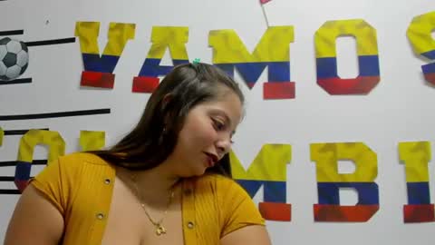 Snapshot of emawalker_ chatting on July 7, 8:13 pm Ema Walker online show from July 7, 8:13 pm