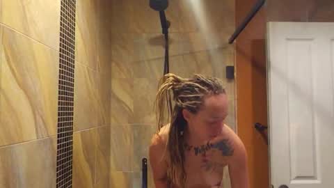 Snapshot of emberskye27 chatting on February 21, 4:19 pm Emberskye27 online show from February 21, 4:19 pm