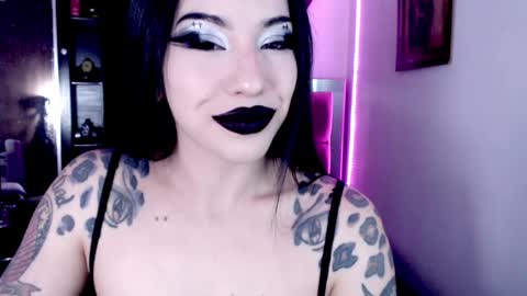 Emerald Black online show from April 12, 1:21 am