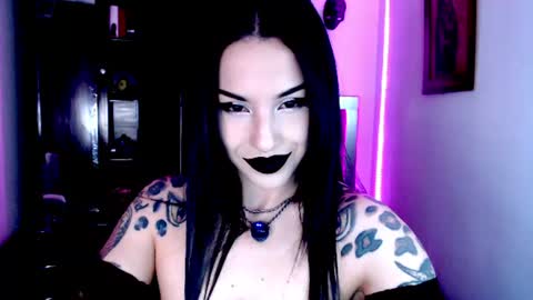 Snapshot of emearld_black chatting on July 24, 5:38 am Emerald Black online show from July 24, 5:38 am