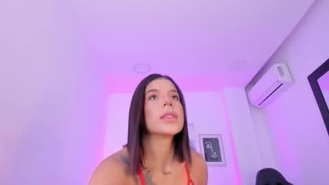 emelie_89 online show from March 4, 12:01 pm