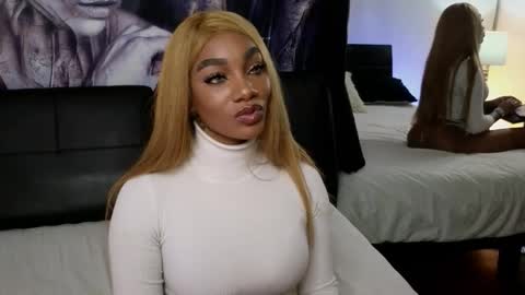 anyelii  online show from November 18, 3:34 am