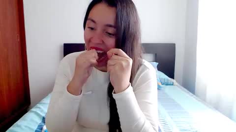 emely_sexx online show from October 16, 6:31 pm