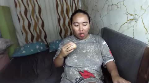 Emely online show from November 12, 8:26 am