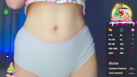 Snapshot of emelycrystal chatting on December 28, 3:26 am Emely online show from December 28, 3:26 am