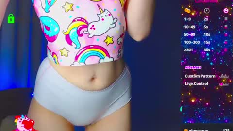 Snapshot of emelycrystal chatting on March 1, 9:40 am Emely online show from March 1, 9:40 am