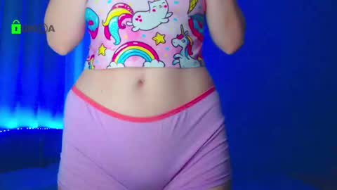 Snapshot of emelycrystal chatting on September 30, 7:35 am Emely online show from September 30, 7:35 am