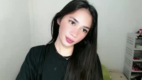 Snapshot of emelyn_fuckdoll chatting on April 26, 7:06 am Scarlett online show from April 26, 7:06 am
