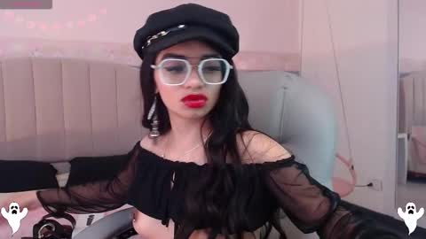 Snapshot of emerald_gh chatting on October 15, 3:28 am Danna online show from October 15, 3:28 am