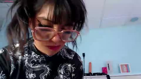 Snapshot of emerald_gh chatting on July 20, 3:43 am Danna online show from July 20, 3:43 am