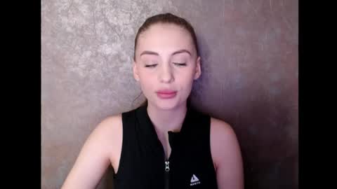 Snapshot of emersonbennett chatting on May 5, 10:01 am EmersonBennett online show from May 5, 10:01 am