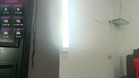 Snapshot of emi_bliss chatting on June 15, 11:51 pm emi_bliss online show from June 15, 11:51 pm