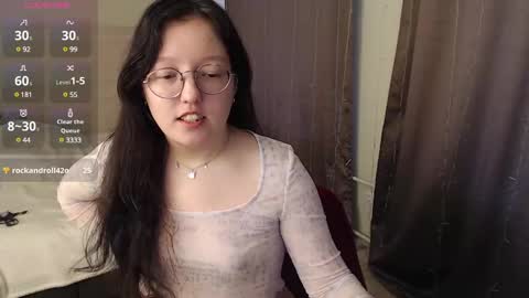 Snapshot of emi_gooflord chatting on February 9, 9:58 am Emi online show from February 9, 9:58 am