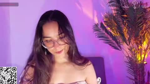 Emmily Roberts online show from July 13, 12:02 am