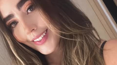 emi_royse online show from February 28, 9:44 pm