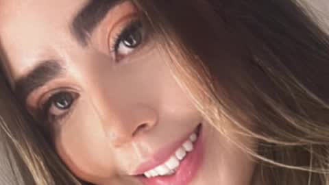 emi_royse online show from December 1, 8:47 pm