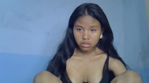 Snapshot of emiehottie chatting on May 18, 7:58 am Ami online show from May 18, 7:58 am
