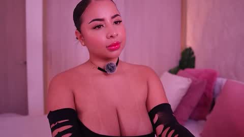    online show from November 11, 3:12 pm