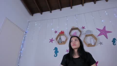 Emily  online show from December 28, 9:20 am