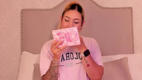 Snapshot of emiily_roberts1 chatting on September 18, 3:19 am EMILY ROBERTS online show from September 18, 3:19 am