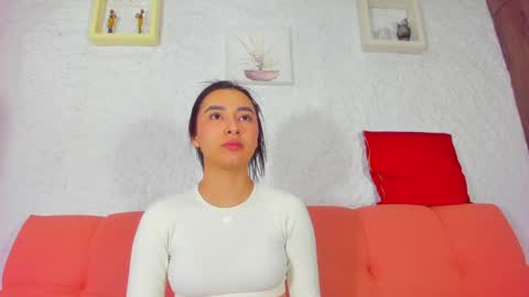 Snapshot of emiily_s chatting on December 27, 12:01 pm Emily online show from December 27, 12:01 pm