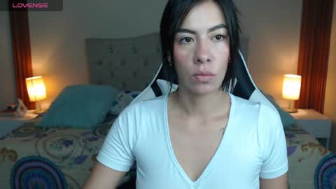 emiily_skinny online show from April 9, 11:43 pm