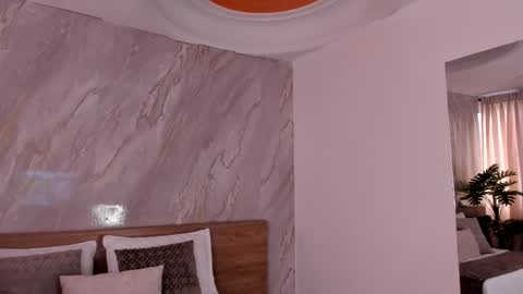 Emily online show from November 30, 12:09 pm