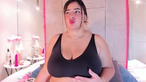 Emiily Grace online show from March 4, 11:27 am