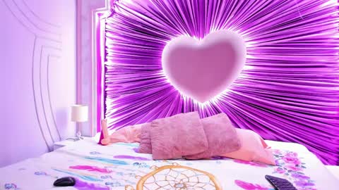 Emiily Grace online show from March 29, 11:32 am