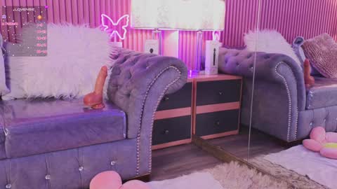 Emily online show from December 7, 2:57 pm