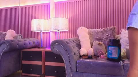 Emily online show from January 11, 1:01 pm