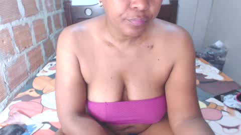 Snapshot of emilay_miller chatting on September 10, 12:05 pm Emily online show from September 10, 12:05 pm