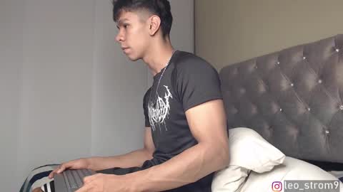 emile_239 online show from December 15, 5:13 am